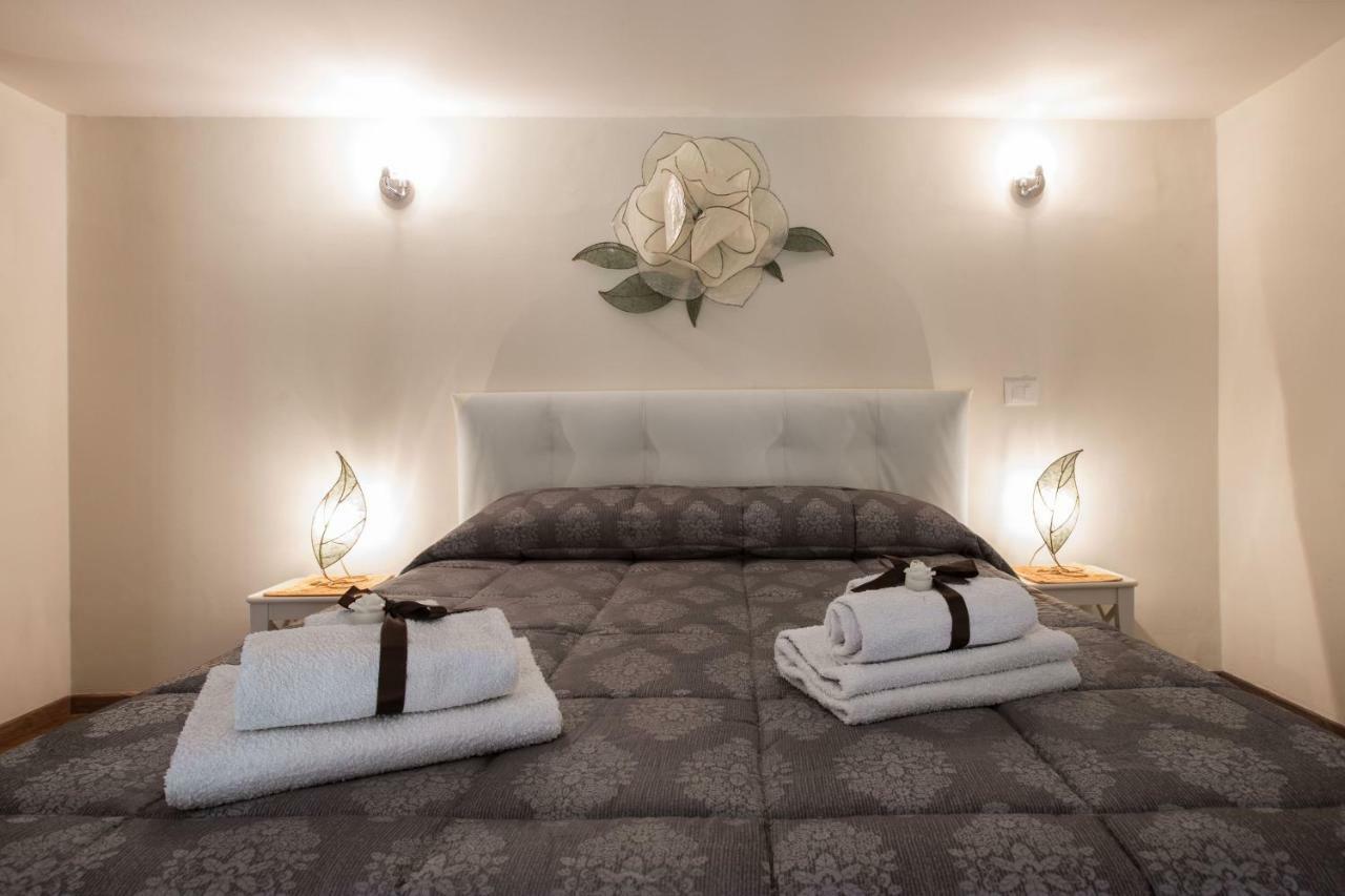 Charming Suite Cavour Heart Of Florens Exteriör bild