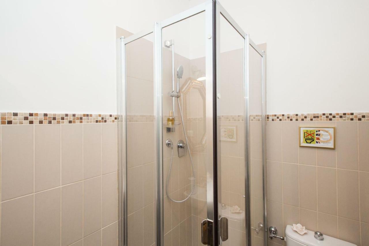 Charming Suite Cavour Heart Of Florens Exteriör bild